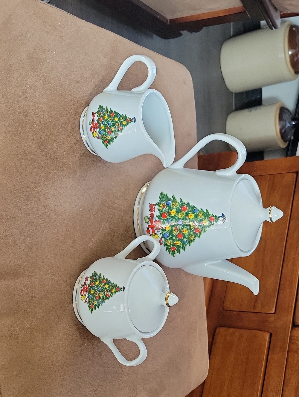Jamestown China Christmas Treasure Tea Set